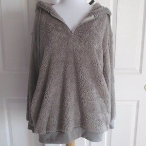 NWT Yanekop Grey Fuzzy Hoodie
